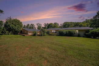 7109 Lake Shore Dr, Chelsea, MI 48118