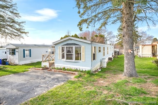 14 B St, Groton, CT 06340