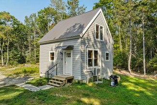 52 Old Stonewall Rd, Boothbay Harbor, ME 04538