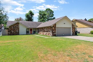3205 Phoenix Dr, Muskogee, OK 74403