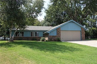 8838 Meadowridge Ln, Indianapolis, IN 46217