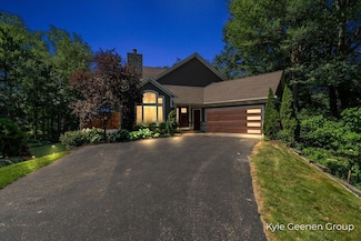 46 Counts Cove Ct, Holland, MI 49424