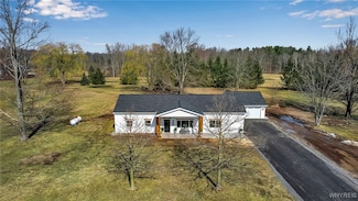 2295 Quaker Rd, Gasport, NY 14067