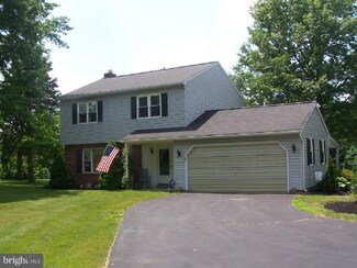 47 Pin Oak Dr, Telford, PA 18969