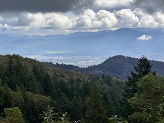 11100 R Fork Forest Cr Rd, Medford, OR 97503