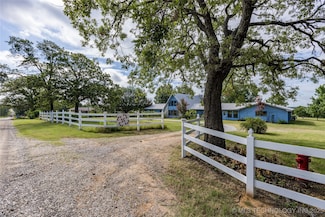 653 Max Rd, Mead, OK 73449