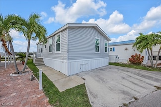 17145 Casselberry Ln, Fort Myers, FL 33967