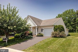 712 W Glenview Dr, West Grove, PA 19390