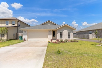 61b 6th St, Shalimar, FL 32579