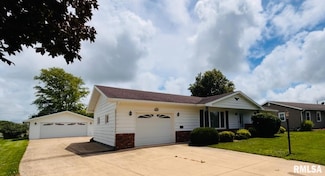 630 Mission Dr, Kewanee, IL 61443