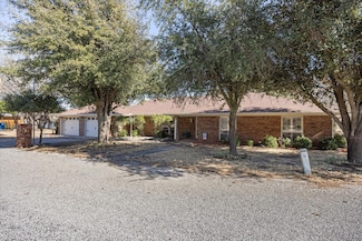 623 S Harbor Ct, Granbury, TX 76048
