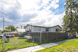 742 & 744 3rd St W, Kalispell, MT 59901