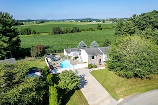 6087 W Donnagail Dr, Penn Laird, VA 22846