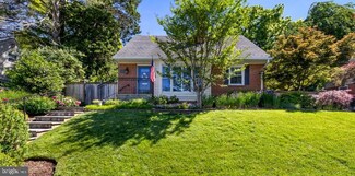 4711 Edgefield Rd, Bethesda, MD 20814