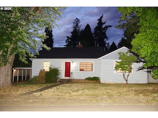 134 SE 5th St, Oakland, OR 97462