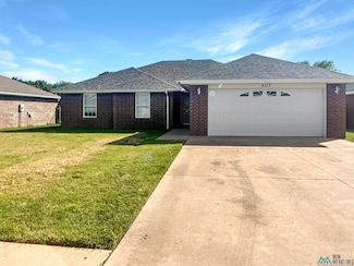 2117 Northglen Dr, Clovis, NM 88101