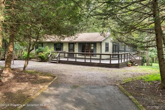 1182 N Rocky Mountain Dr, Effort, PA 18330