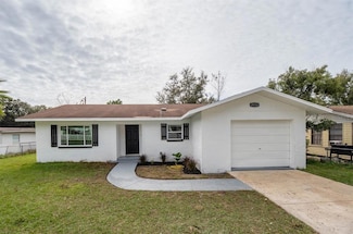 39352 6th Ave, Zephyrhills, FL 33542