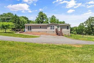 1730 Woodbend Ln, Conover, NC 28613