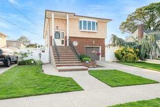 184 Doris Ave, Franklin Square, NY 11010