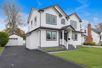 13 Garden Blvd, Hicksville, NY 11801