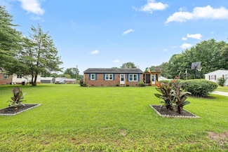 135 Brown St, Appomattox, VA 24522