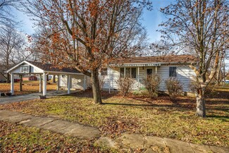 232 S Starr St, Waggoner, IL 62572