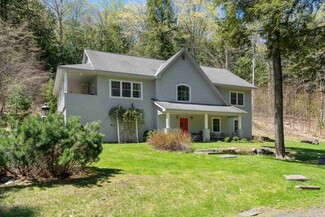 46 Fiddlehead Ln, Hartford, VT 05059