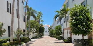 147 N Cannery Row Cir, Delray Beach, FL 33444