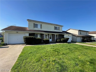 588 Austin Dr, Barberton, OH 44203