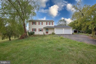 293 Oaks School Dr, Oaks, PA 19456
