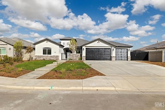 8806 Roverton Ct, Bakersfield, CA 93314