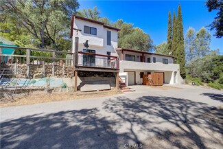 1019 Chestnut St, Paso Robles, CA 93446
