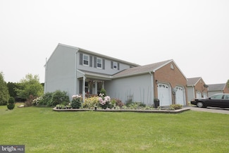 121 Palm Ln, Lebanon, PA 17042