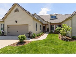 6424 Pebble Beach Dr NW, Canton, OH 44718