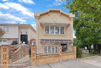 72 Sand Ln, Staten Island, NY 10305