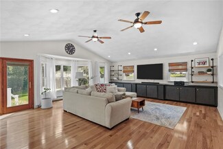 19 Turner Dr, West Warwick, RI 02893