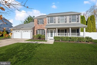 4 Kensington Dr, Mount Holly, NJ 08060
