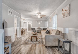 4493 Quince Rd, Memphis, TN 38117