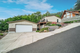 257 Windsong St, Yachats, OR 97498