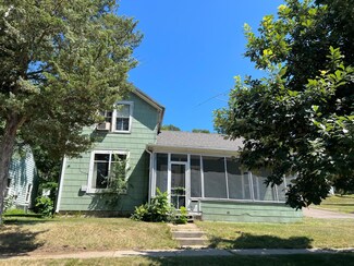 1427 Norwood St, Red Wing, MN 55066