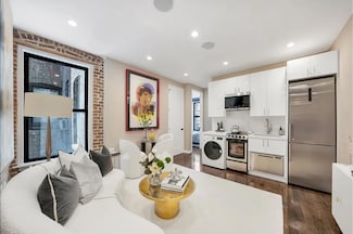 224 8th Ave Unit 8, New York, NY 10011
