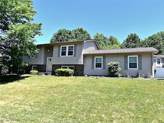 125 Livingston Cir NW, Warren, OH 44483