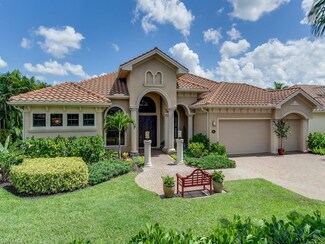 1003 Tivoli Dr, Naples, FL 34104