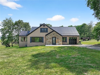 545 Vanderbilt Rd, Connellsville, PA 15425
