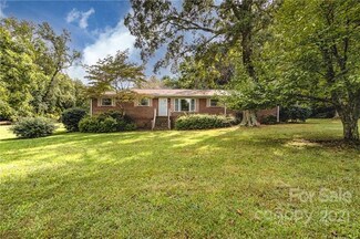 7100 Delta Lake Dr, Charlotte, NC 28215