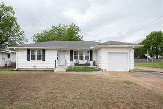 2036 N 7th St, Ponca City, OK 74601