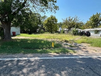 306 S Pecan St, Bells, TX 75414