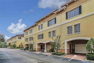 135 S Sherrill St, Tampa, FL 33609