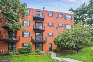 434 N Armistead St Unit T2, Alexandria, VA 22312